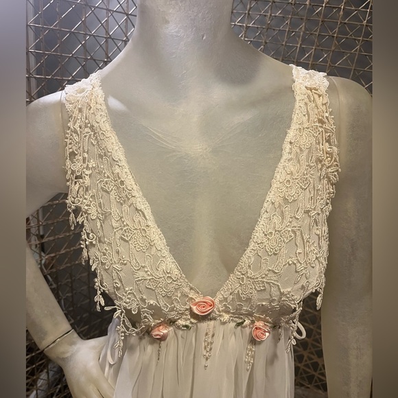 Beautiful Vintage Cabernet 2 piece set. - Picture 12 of 14